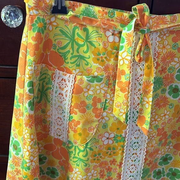Lilly Pulitzer Vintage “The Lilly” Floral Print Wrap Skirt with Patch Pocket - Picture 4 of 13